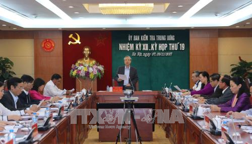 Ủy ban Kiểm tra Trung ương kỷ luật nhiều cán bộ cấp cao ảnh 1